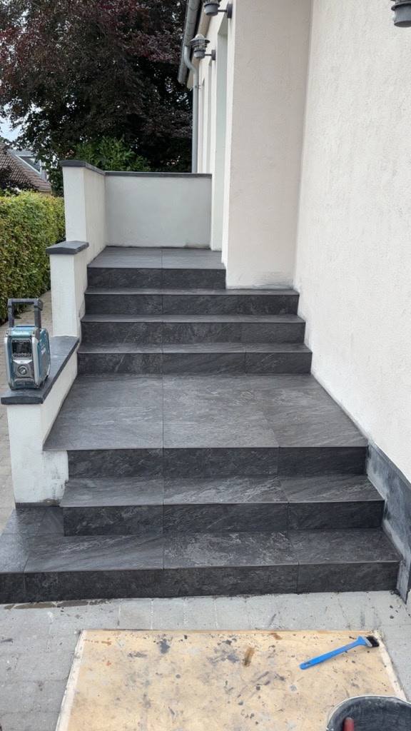 Renovering af trappe færdig resultat